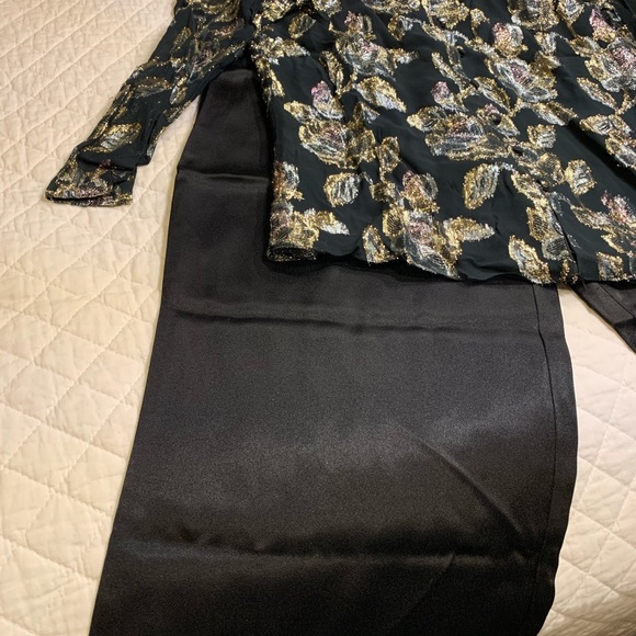 Black and silver and gold shirt with satin black pants brand new tag still on - Picture 5 of 10